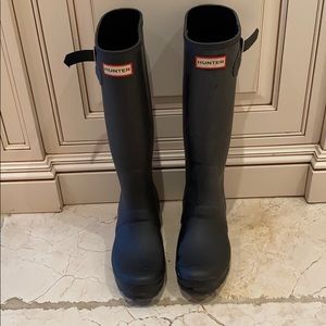 Hunter Rain Boots-comes with removable cozy covers